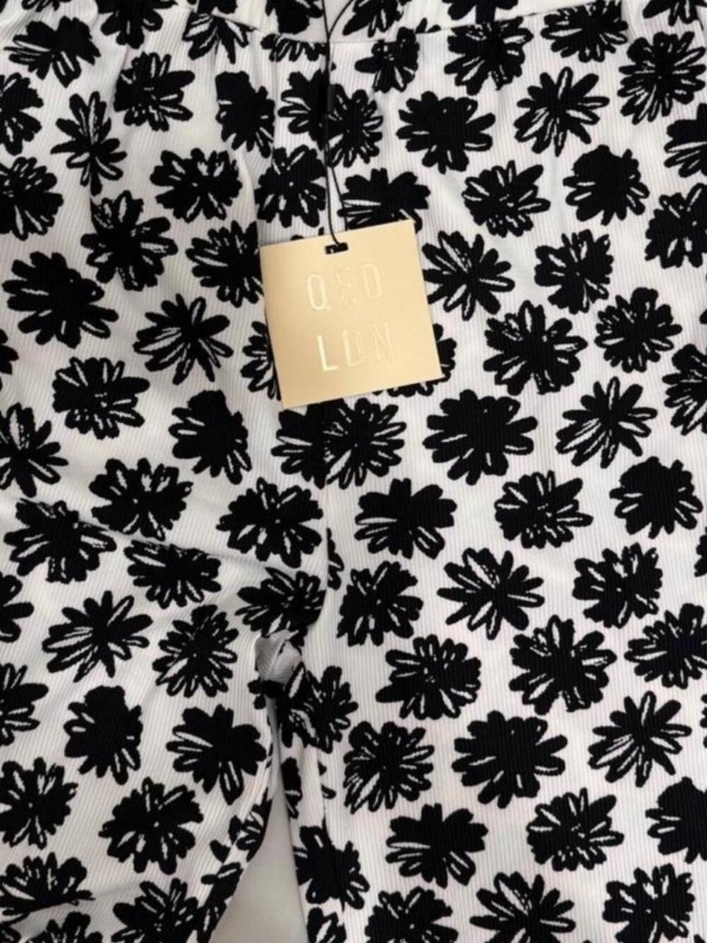QED London Black and white floral print high-waisted straight-leg trousers - Picture 4 of 5